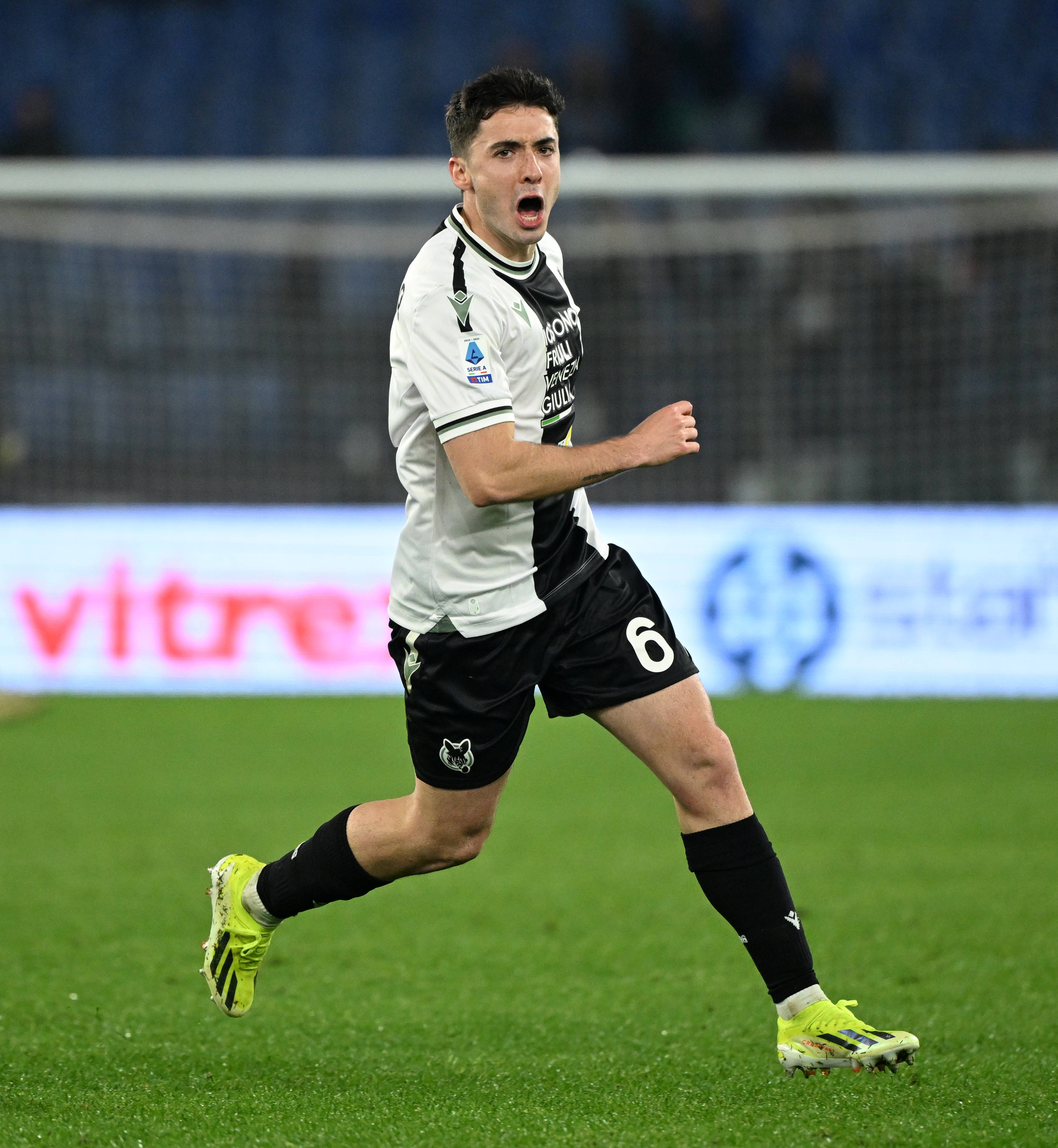 开云官网-维罗纳客场击败乌迪内斯，取得关键胜利的简单介绍