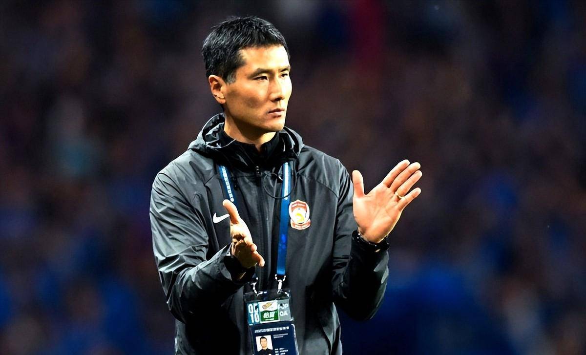 开云体育-主教练换帅，球员士气低落，寻找突破的简单介绍