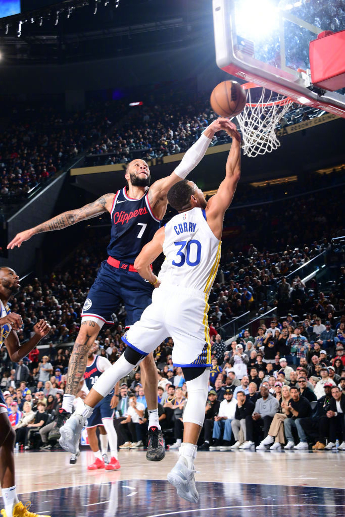 关于快船队员备战状况良好在主场迎战年轻有为的对手的信息 关于快船队员备战状况良好在主场迎战年轻有为的对手的信息