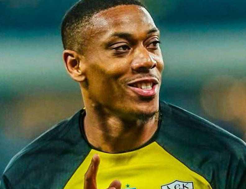 曼联赢球晋级，马夏尔替补上场破门建功