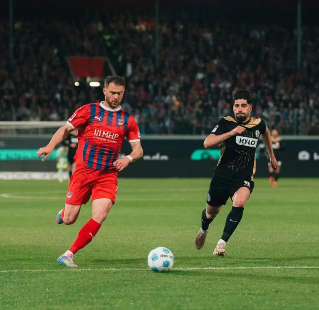 开云体育官网-德甲劲旅在客场力克对手，实现连胜