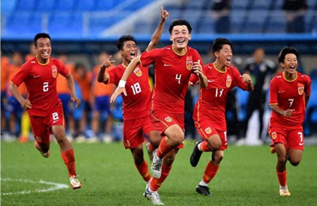 比赛场上万众瞩目,中国队实力显现的简单介绍 比赛场上万众瞩目,中国队实力显现的简单介绍