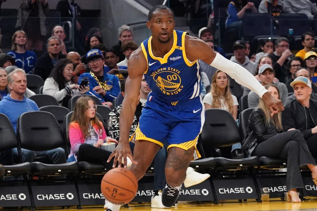 开云体育入口-篮球巨星暗示转会意愿,球队备战不受影响