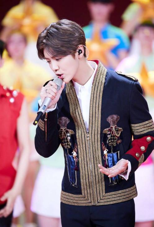 包含拳击赛季收官，冠军榜单揭晓的词条