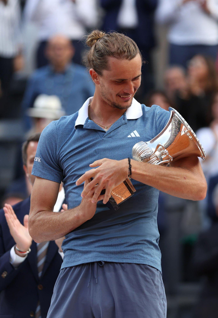 开云体育官网-包含年终总决赛碾压拉沃尔杯，兹维列夫高光表现的词条