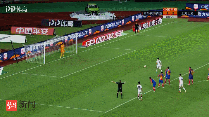 上海上港客场逼平,艰难保住榜首位置 上海上港客场逼平,艰难保住榜首位置