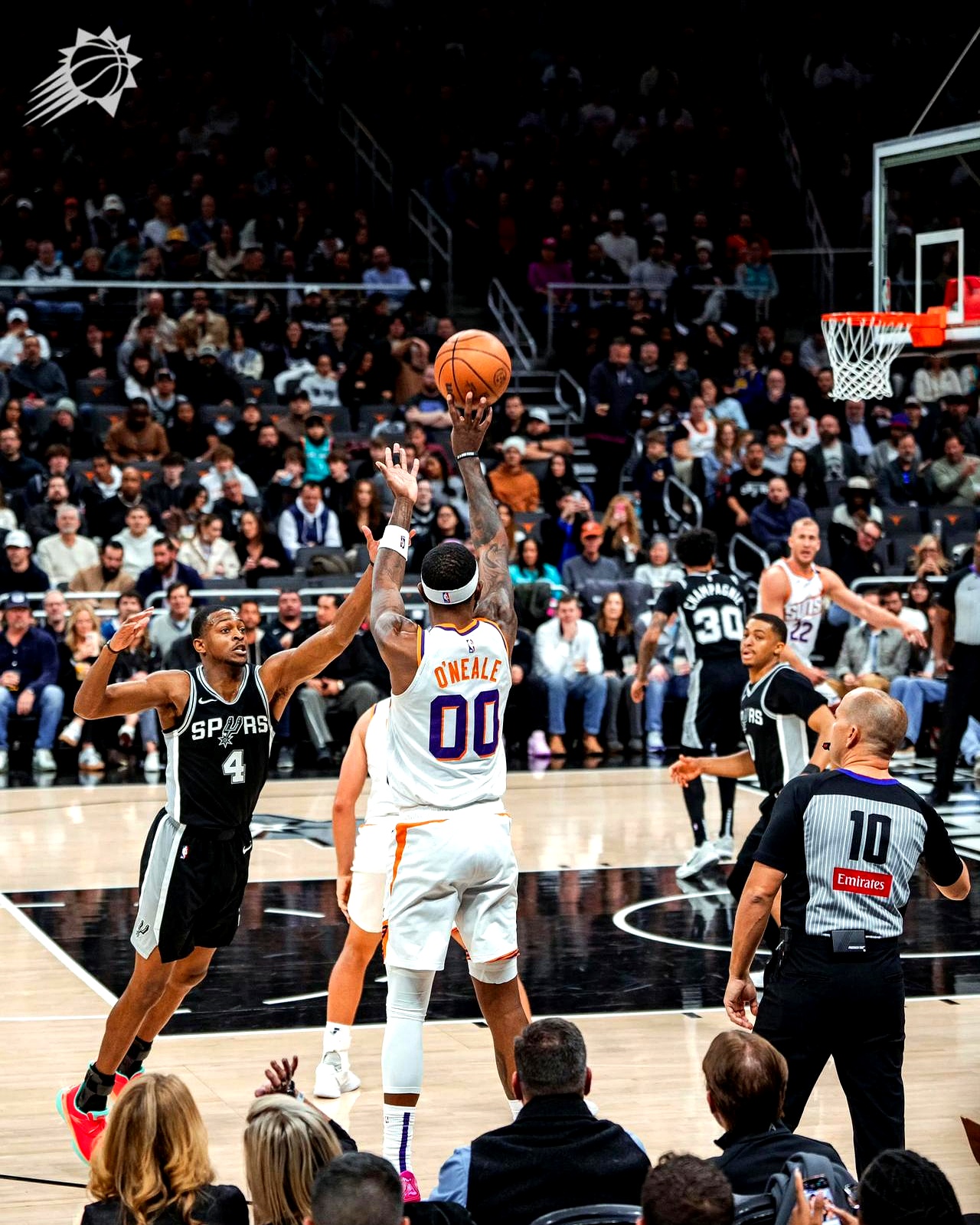 篮网鏖战马刺,利拉德状态火热 篮网鏖战马刺,利拉德状态火热