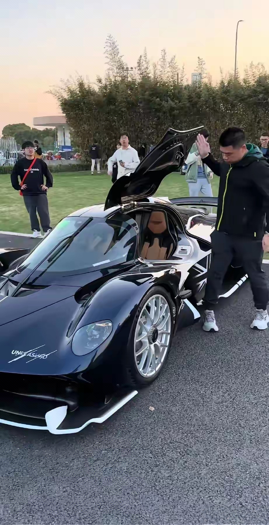 开云体育app-红牛车队轻取阿斯顿马丁,拉塞尔惊艳四座