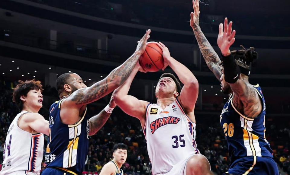 开云体育app-骑士逆转浙江队,王哲林状态火热