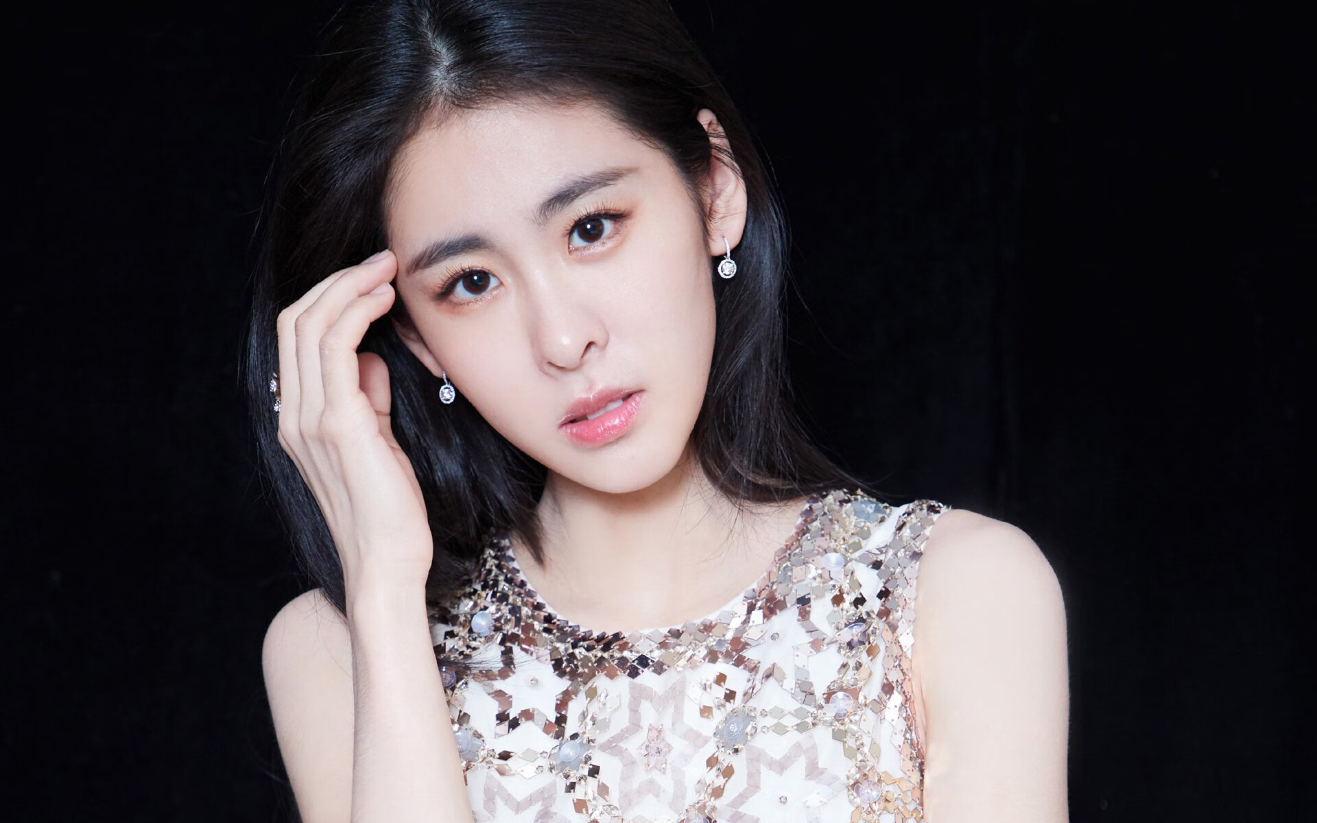 开云官网-佩德里临危救主，阿森纳友谊赛险胜安哥拉国家队