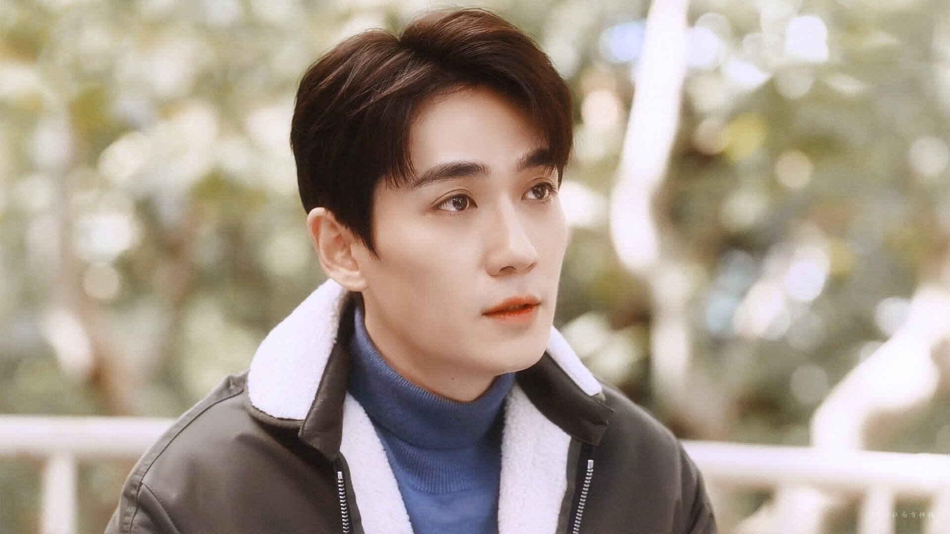 开云官网-英超争冠之夜，克瓦拉茨赫利亚战吼，一箭弑旧主铸史诗剧本