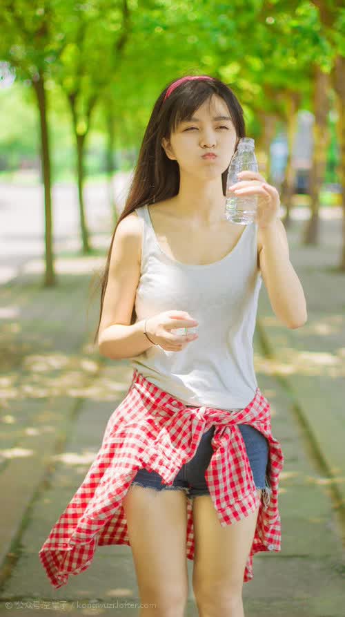开云体育-蓝白铁骑破星条,2026世界杯F组焦点战,乌拉圭中场绞杀美国,久保建英以东瀛节拍掌控全局